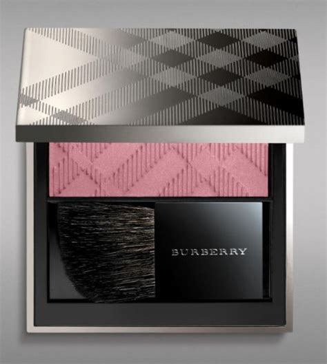 Burberry Light Glow (blush) in n. 2 (Cameo) 